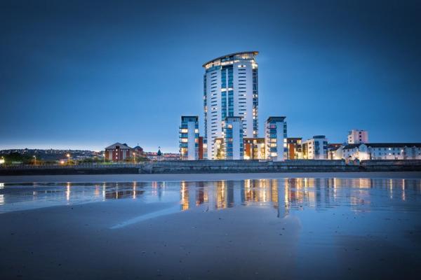 Holiday Home สวอนซี ภายนอก รูปภาพ