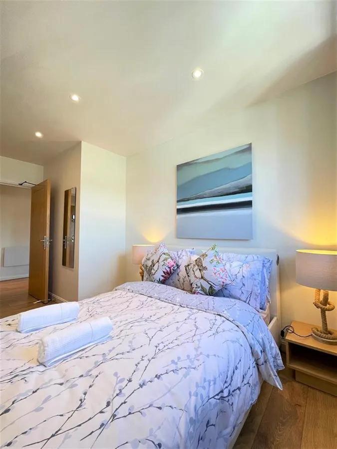 Holiday Home สวอนซี ภายนอก รูปภาพ